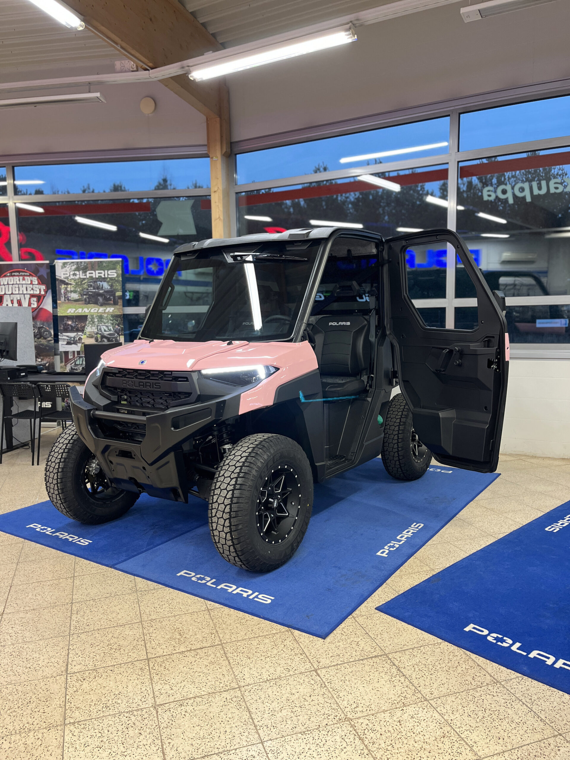 POLARIS RANGER DIESEL EPS 4X4 T1b ProFit lämpöhytillä - Image 10