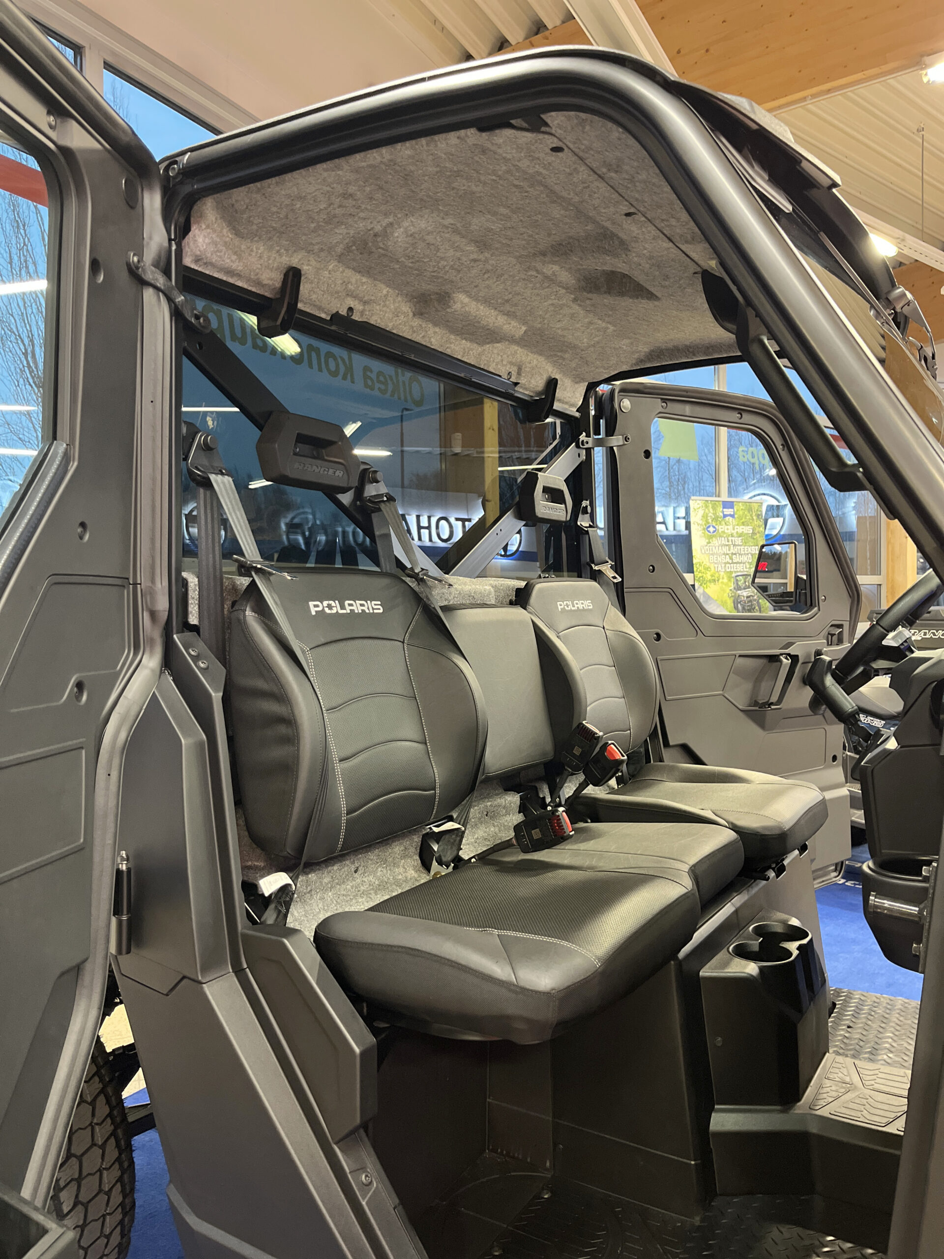 POLARIS RANGER DIESEL EPS 4X4 T1b ProFit lämpöhytillä - Image 15