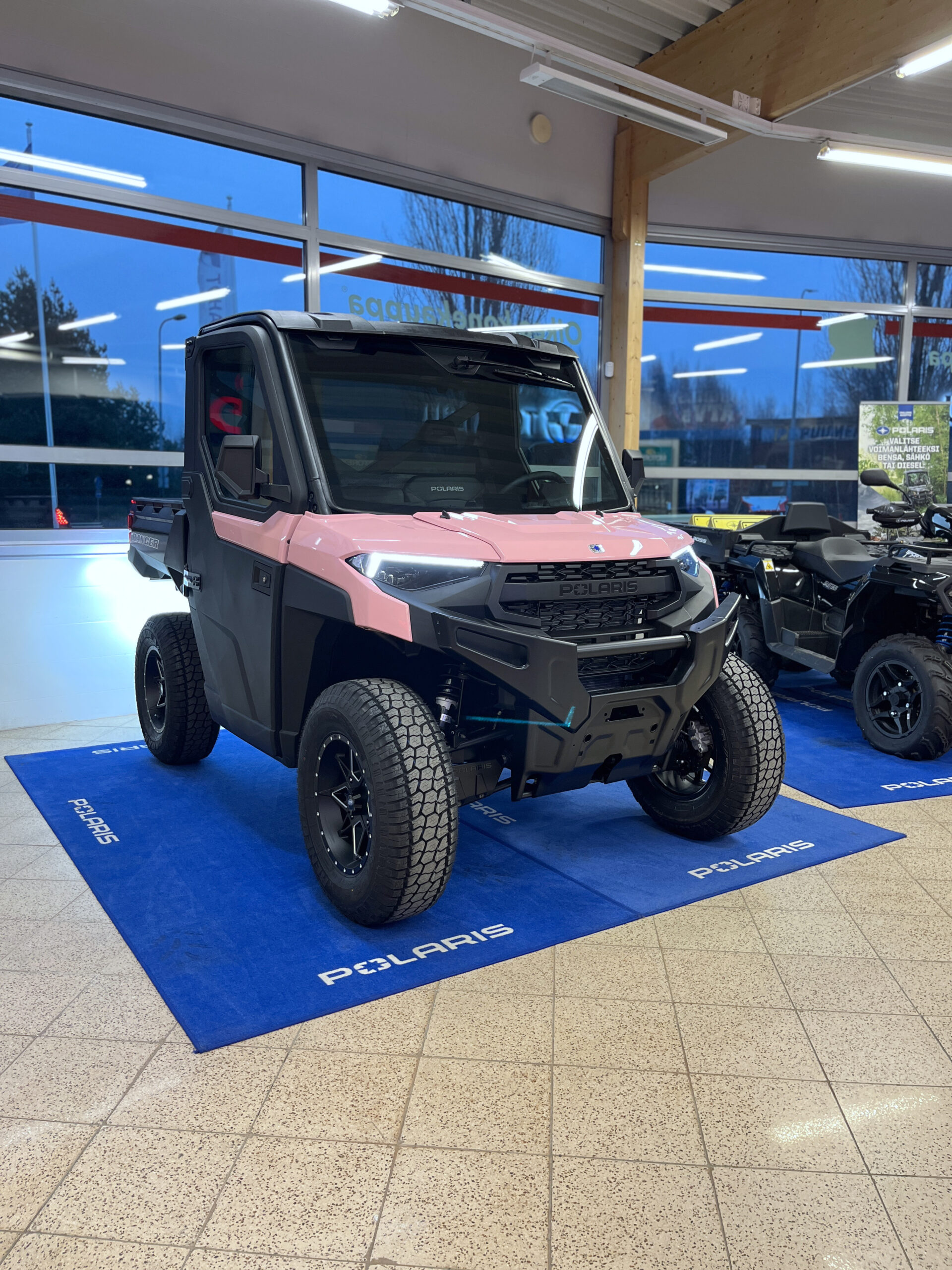 POLARIS RANGER DIESEL EPS 4X4 T1b ProFit lämpöhytillä - Image 17