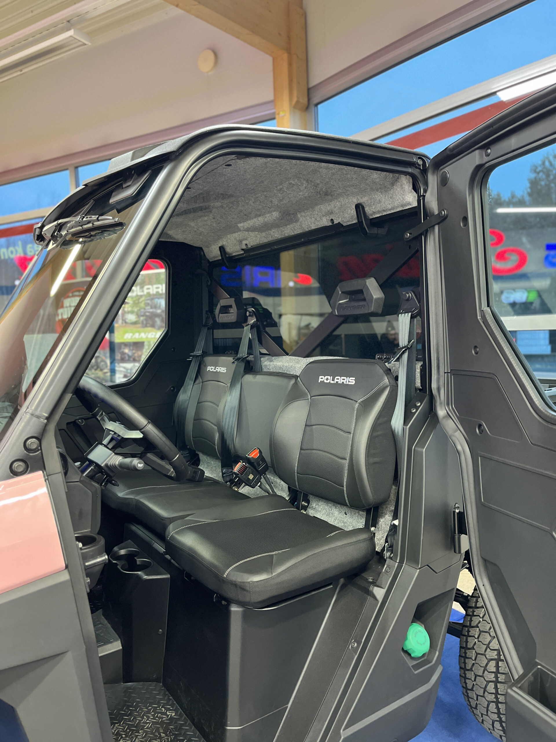 POLARIS RANGER DIESEL EPS 4X4 T1b ProFit lämpöhytillä - Image 12