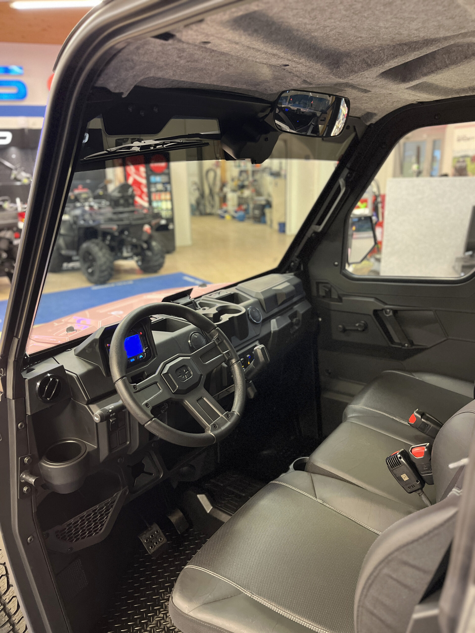 POLARIS RANGER DIESEL EPS 4X4 T1b ProFit lämpöhytillä - Image 11